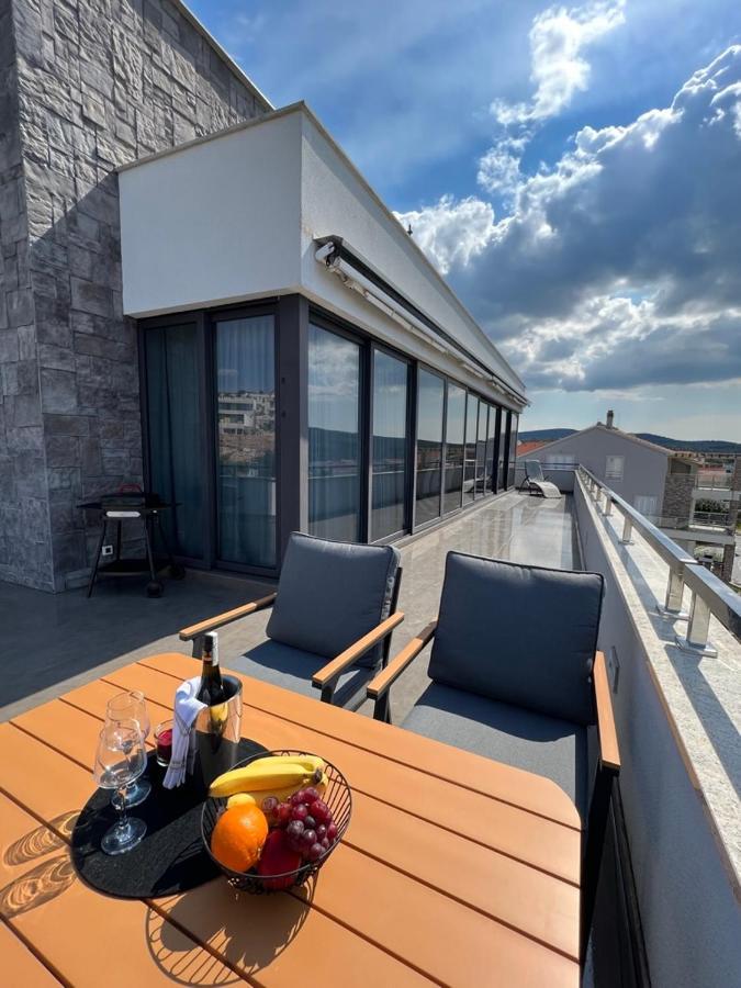 شقة Luxury Laurus Penthouse With Awesome Sea View Primošten المظهر الخارجي الصورة