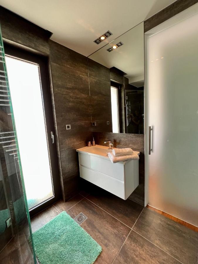 شقة Luxury Laurus Penthouse With Awesome Sea View Primošten المظهر الخارجي الصورة