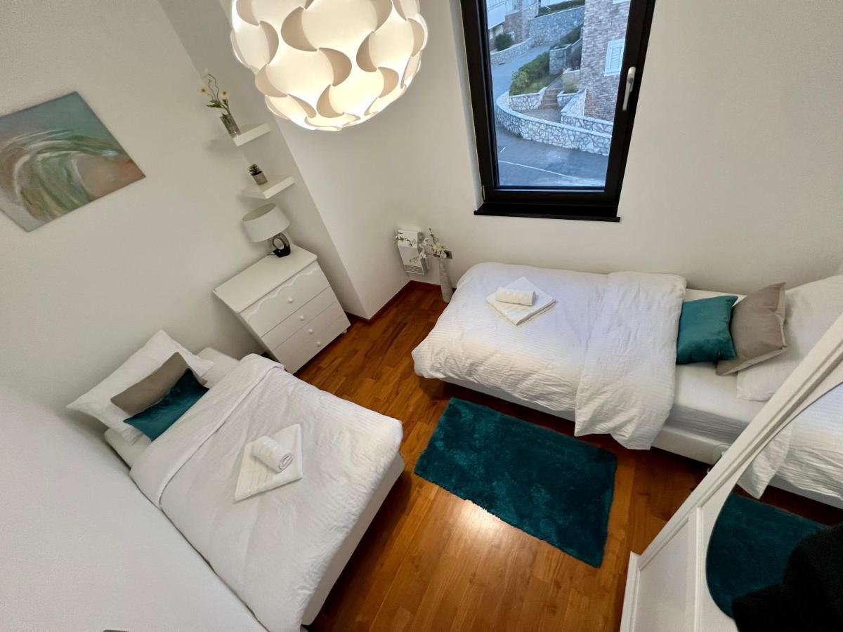 شقة Luxury Laurus Penthouse With Awesome Sea View Primošten المظهر الخارجي الصورة