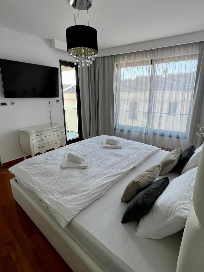 شقة Luxury Laurus Penthouse With Awesome Sea View Primošten المظهر الخارجي الصورة